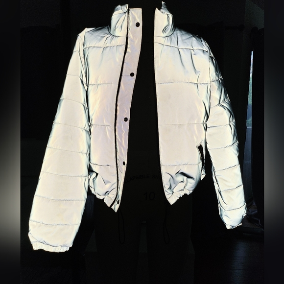 GUESS? Reflective Puffer Jacket - Picture 9 of 10